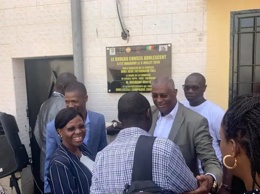 Inauguration du premier Bureau Conseil Adolescent dans une mairie